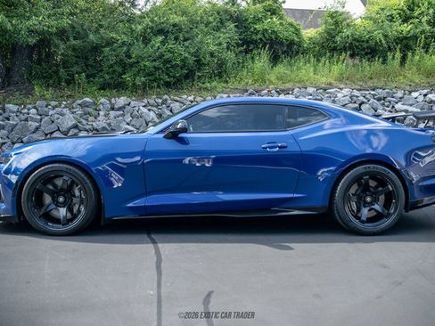 Used 2021 Chevrolet Camaro ZL1 RWD image 3