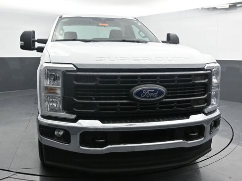 New 2026 Ford F250 XL w/ FX4 Off-Road Package AWD/4WD image 2