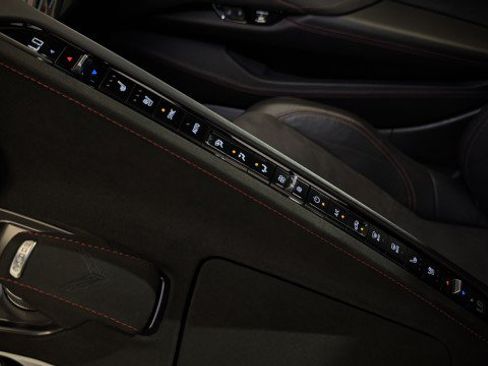 Used 2024 Chevrolet Corvette Stingray Premium Cpe w/ Z51 Performance Package RWD image 9