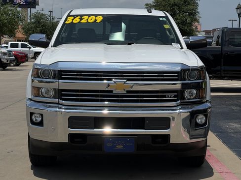 Used 2017 Chevrolet Silverado 2500 LTZ w/ LTZ Plus Package RWD image 8