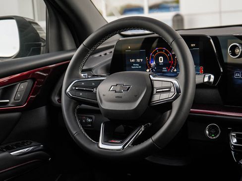 New 2026 Chevrolet Traverse Z71 w/ Driver Confidence Package AWD/4WD image 16