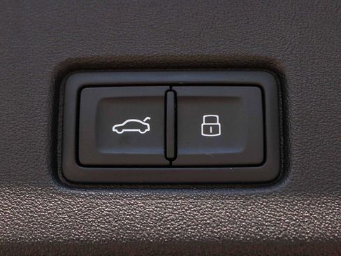 Used 2023 Audi Q4 e-tron Premium w/ Premium Plus RWD image 38