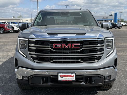 New 2026 GMC Sierra 1500 SLT AWD/4WD image 9