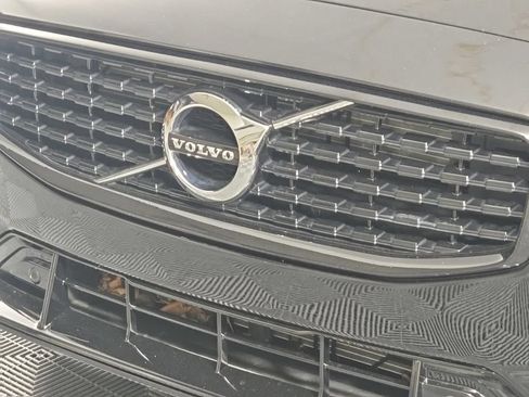 Used 2022 Volvo S60 B5 Momentum w/ Premium Package AWD/4WD image 4