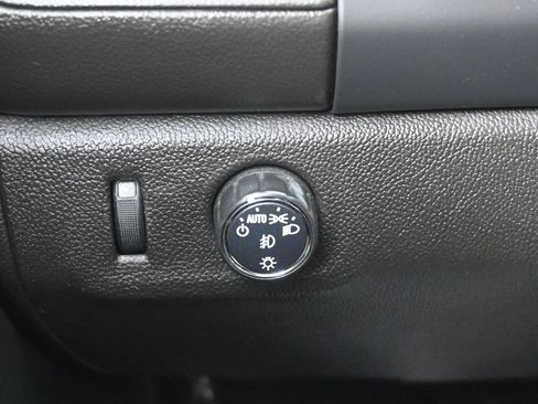 Used 2022 GMC Canyon Elevation w/ Trailering Package RWD image 17