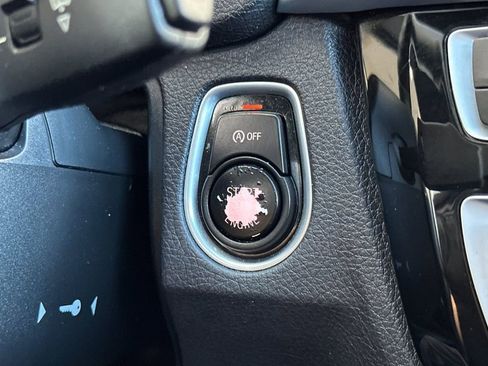 Used 2017 BMW 330i Sedan image 24