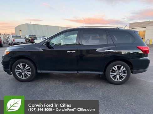 Used 2018 Nissan Pathfinder SV image 12