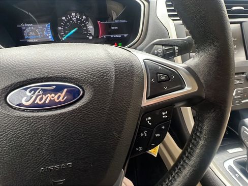 Used 2016 Ford Fusion Energi SE image 12