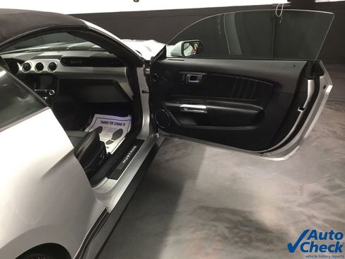 Used 2019 Ford Mustang GT Premium image 40