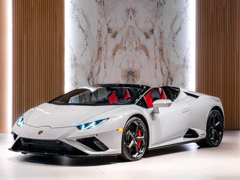 Used 2023 Lamborghini Huracan EVO image 1