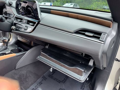 Used 2024 Lexus ES 350 w/ Premium Package FWD image 36