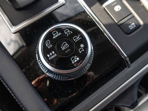 New 2024 Mitsubishi Outlander ES image 40