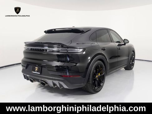 Used 2024 Porsche Cayenne Turbo GT AWD/4WD image 5