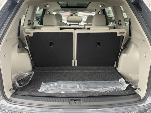 New 2026 Volkswagen Atlas SEL Premium R-Line image 9