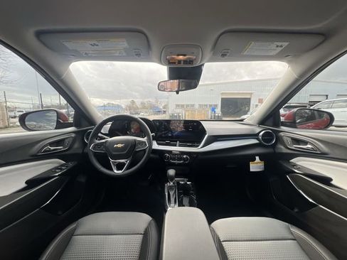 Certified 2026 Chevrolet Trax LT w/ Driver Confidence Package image 19