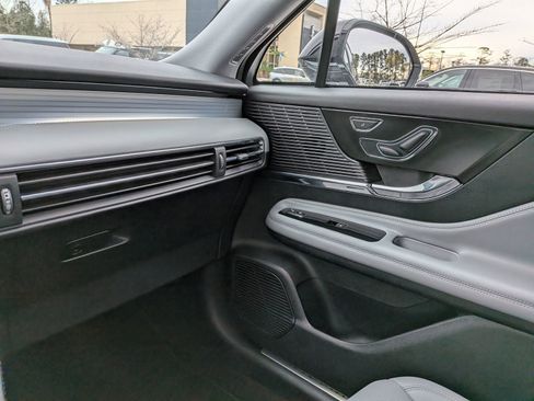 Certified 2022 Lincoln Corsair FWD w/ Equipment Group 101A image 18