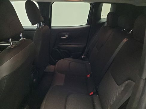 Used 2020 Jeep Renegade Altitude FWD image 18