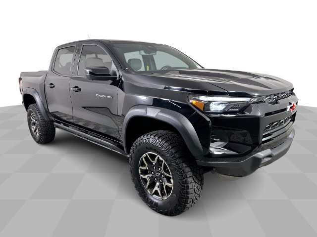 Used 2024 Chevrolet Colorado ZR2 w/ ZR2 Convenience Package III AWD/4WD image 2