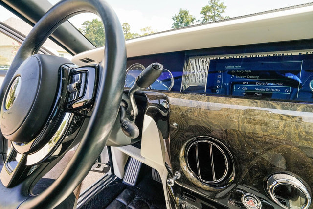 Used 2020 Rolls-Royce Phantom Sedan RWD image 55