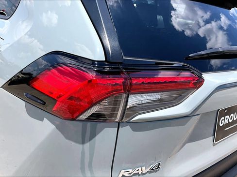 Used 2020 Toyota RAV4 XLE Premium FWD image 29