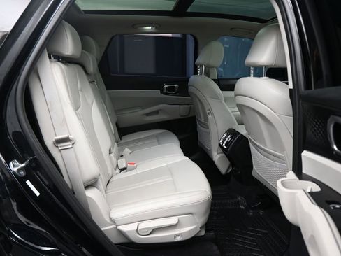 Used 2023 Kia Sorento S w/ Panoramic Sunroof Package FWD image 11