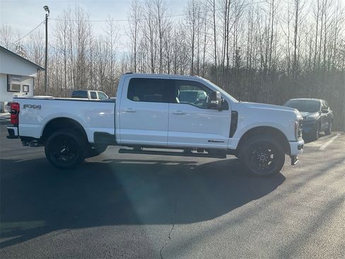 New 2026 Ford F250 Lariat w/ Black Appearance Package image 4