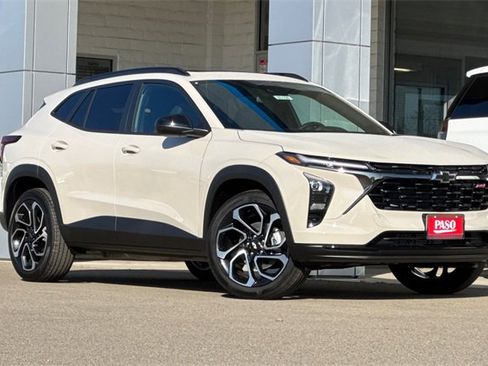 New 2026 Chevrolet Trax RS image 2