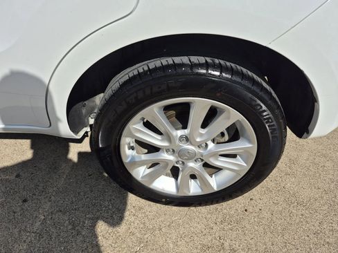 Used 2013 Kia Soul + w/ Audio Pkg FWD image 9