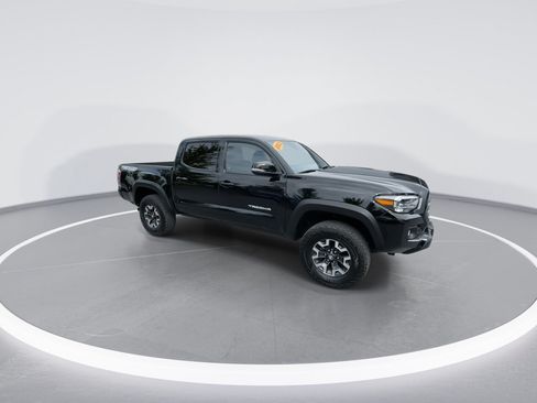 Used 2023 Toyota Tacoma TRD Off-Road w/ Technology Package AWD/4WD image 25