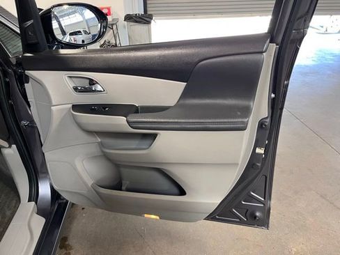 Used 2015 Honda Odyssey Touring image 12