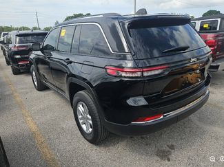 Used 2023 Jeep Grand Cherokee Laredo w/ Luxury Tech Group I RWD video 3