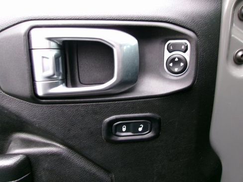 Used 2022 Jeep Wrangler Unlimited Sport AWD/4WD image 12