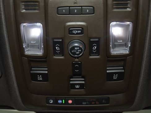 Used 2024 GMC Yukon XL Denali AWD/4WD image 53