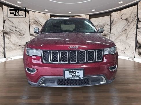 Used 2017 Jeep Grand Cherokee Limited AWD/4WD image 2