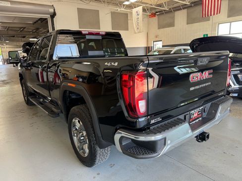 Used 2025 GMC Sierra 2500 SLE w/ SLE Value Package; AWD/4WD image 7