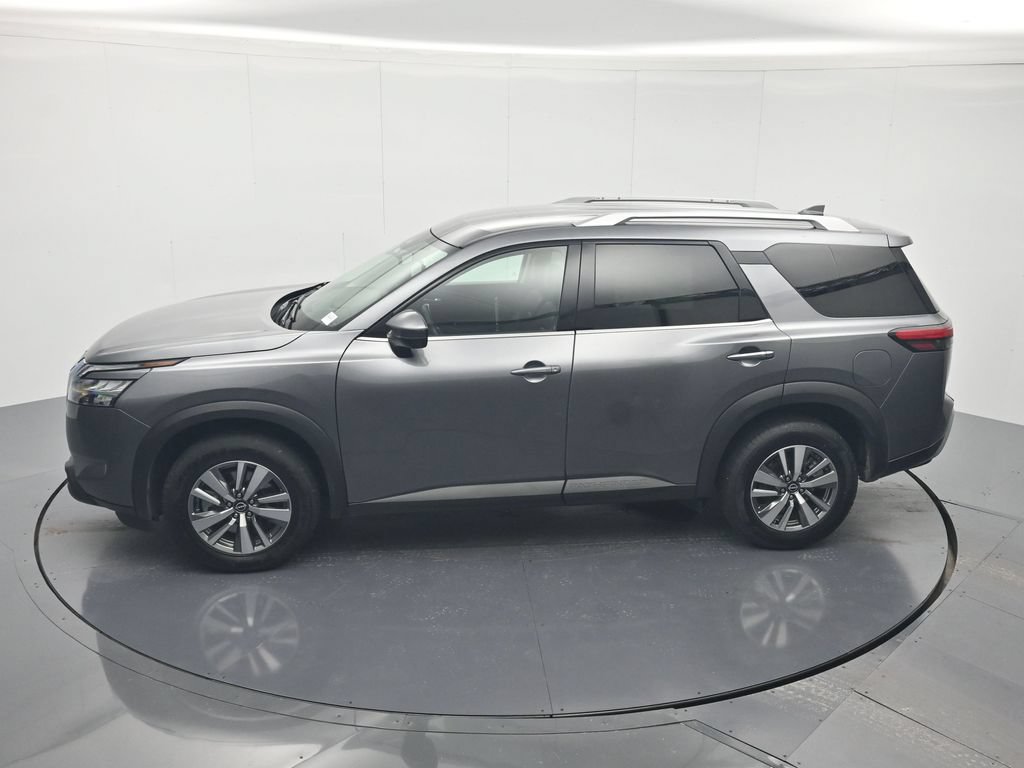 Used 2025 Nissan Pathfinder SL AWD/4WD image 36