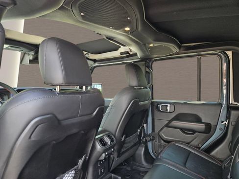 Used 2024 Jeep Gladiator Rubicon AWD/4WD image 14
