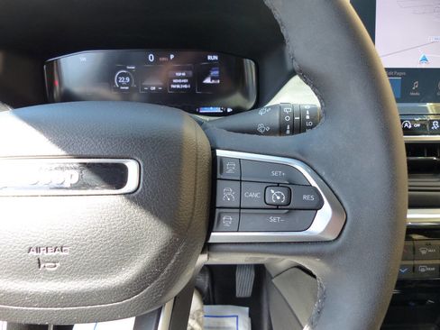 Used 2023 Jeep Compass High Altitude AWD/4WD image 27