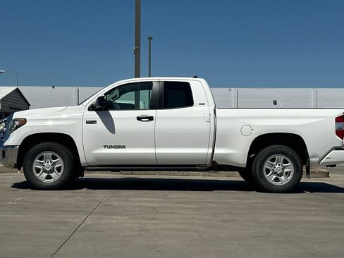 Used 2020 Toyota Tundra SR5 w/ SR5 Convenience Package AWD/4WD image 6