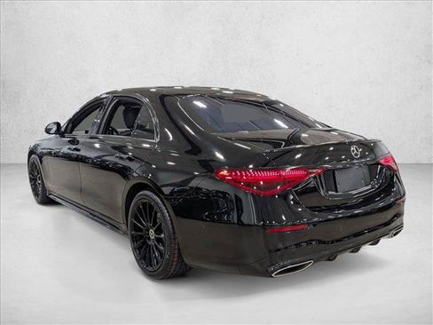 Used 2022 Mercedes-Benz S 500 4MATIC w/ AMG Line Package image 8