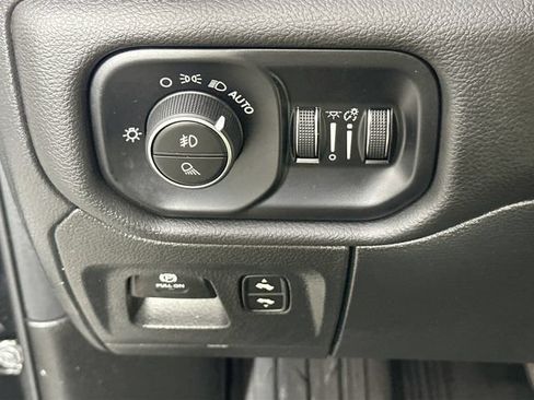 Used 2025 RAM 1500 Laramie w/ Sport Appearance Package AWD/4WD image 24