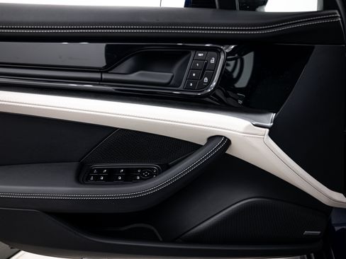 Certified 2026 Porsche Panamera 4 AWD/4WD image 16