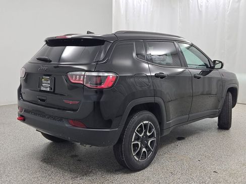 Used 2024 Jeep Compass Trailhawk image 12