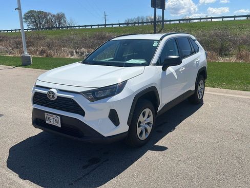 Used 2021 Toyota RAV4 LE image 7