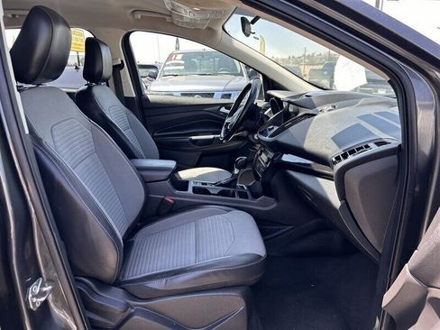 Used 2018 Ford Escape SE w/ SE Sport Appearance Package FWD image 34