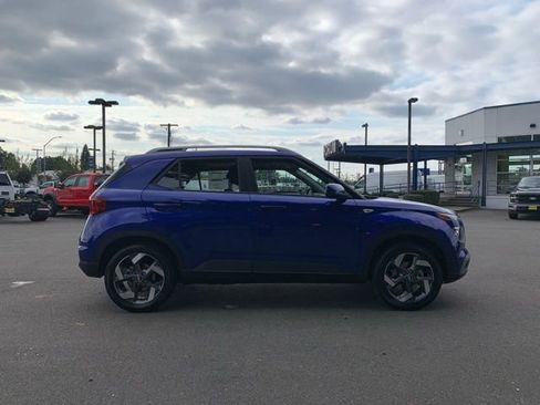 New 2025 Hyundai Venue SEL image 7