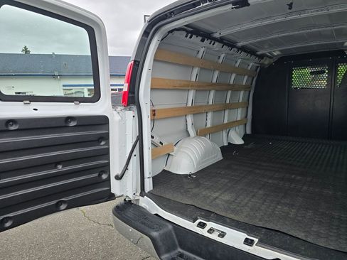Used 2024 GMC Savana 2500 w/ Driver Convenience Package RWD image 12