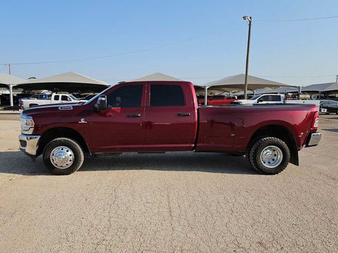 Used 2024 RAM 3500 Tradesman w/ Chrome Appearance Group AWD/4WD image 5