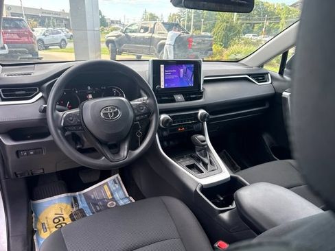 Used 2023 Toyota RAV4 LE FWD image 28