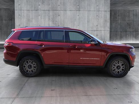 Used 2022 Jeep Grand Cherokee L Limited w/ Luxury Tech Group II AWD/4WD image 6